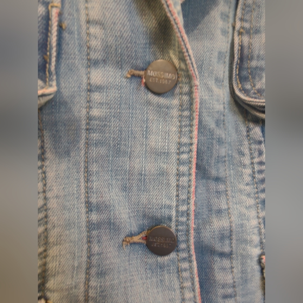 Cropped Denim Trucker Jacket - Washed Denim Blue  - Women's Size XL - XXL - Picture 5 of 12